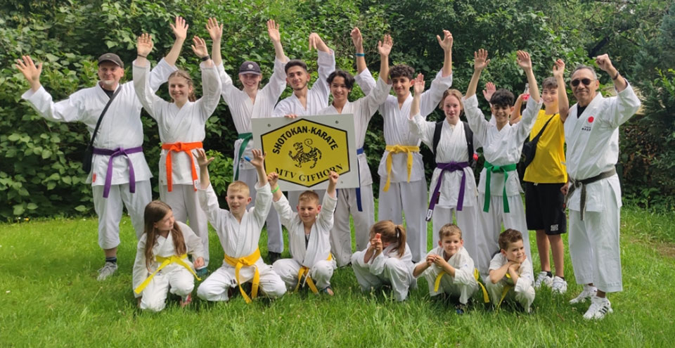 Personen der Karate-Abteilung des MTV Gifhorn